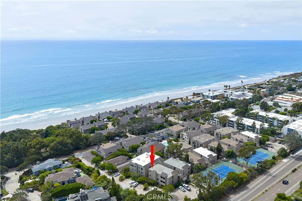 https://cdn.realtyfeed.com/cdn/127/306801296/ceab35d2c9accef48596f8102cbda966.webp