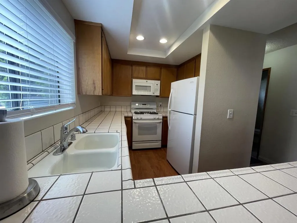 567 F, Coronado, CA 92118 - Photo 4 of 12, Coronado, CA