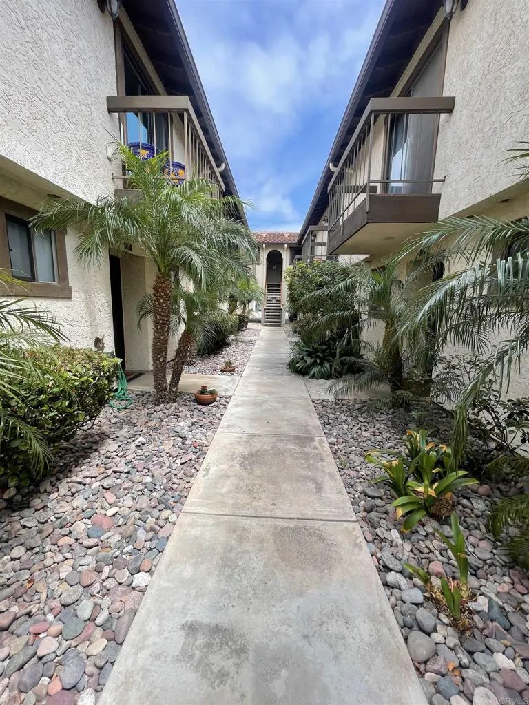 567 F, Coronado, CA 92118 - Photo 2 of 12, Coronado, CA