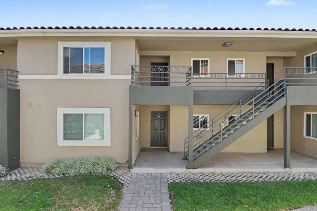 7405 Charmant Dr Unit 2022, San Diego, CA 92122 - Main photo, San Diego, CA