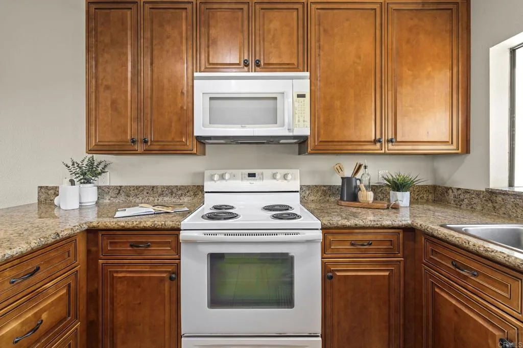 https://cdn.realtyfeed.com/cdn/127/306801450/47a082a7d620d0ba8d666d60e3bbea99.webp
