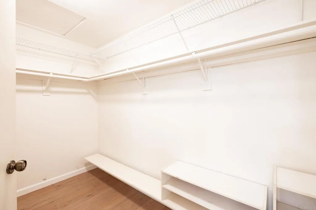 https://cdn.realtyfeed.com/cdn/127/306801450/a33abaf6eb9f46a115221fd1093fd1bb.webp