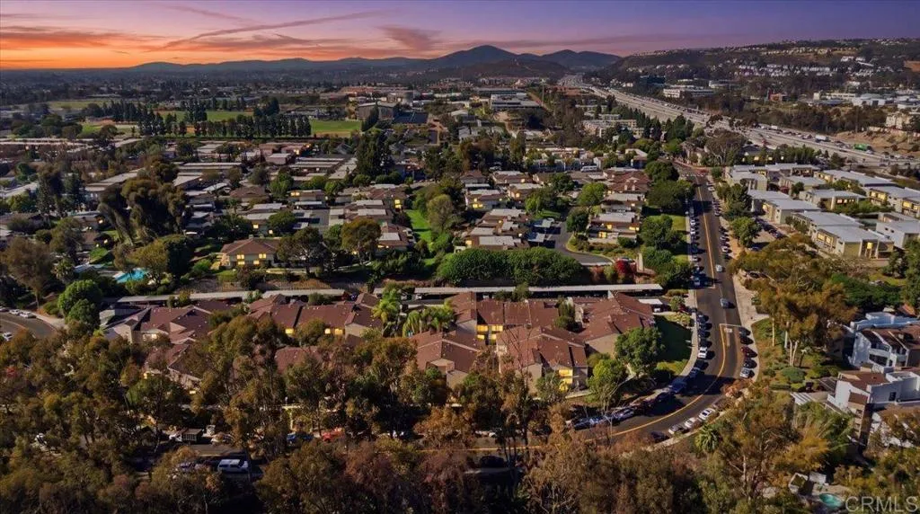https://cdn.realtyfeed.com/cdn/127/306801532/705ae4b733bed3ee27340b5ae20be2bb.webp