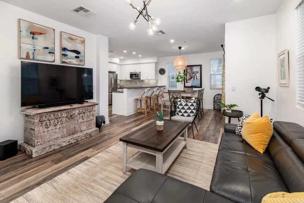 https://cdn.realtyfeed.com/cdn/127/306801539/a904d61eb06aeb024bf0575be15e66bf.webp