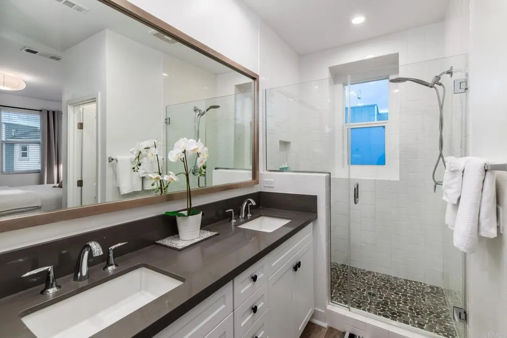 https://cdn.realtyfeed.com/cdn/127/306801539/daa1cbaa987bdea90d18ac3332f4341b.webp