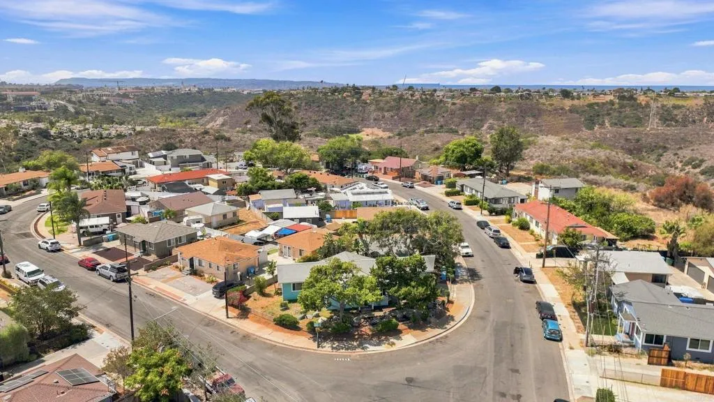 https://cdn.realtyfeed.com/cdn/127/306801785/fb0b8d225cf528ec83466ae83a46982a.webp