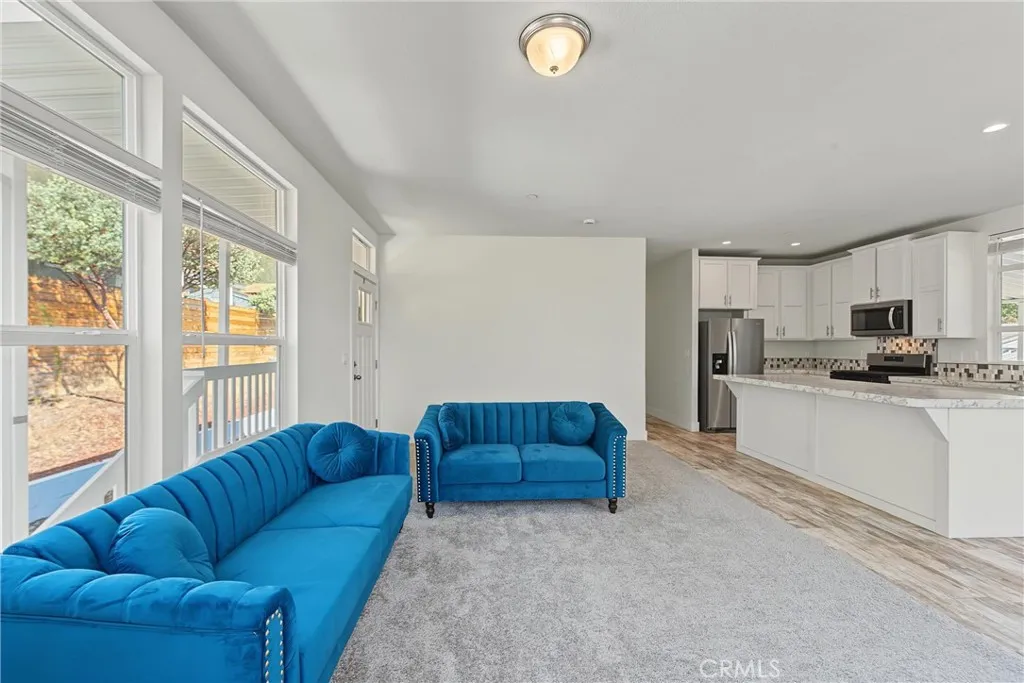 https://cdn.realtyfeed.com/cdn/127/306802049/24a73fd13fcd1aad03371709153b9ee4.webp