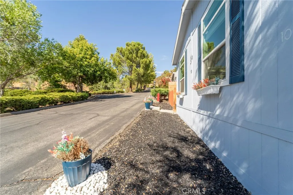https://cdn.realtyfeed.com/cdn/127/306802049/568b8c9b0eaba91e9a66443cd7606995.webp