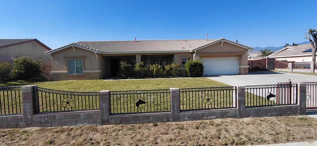 Banning, CA 92220