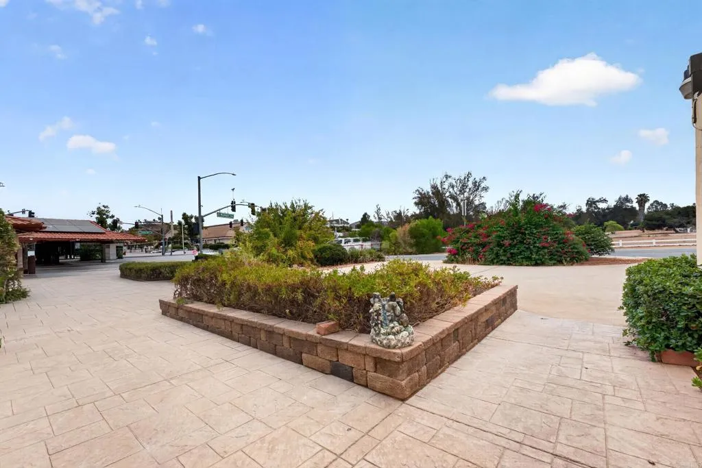 https://cdn.realtyfeed.com/cdn/127/307059992/183723038503b9cbc1ccbd6a083bcfcc.webp
