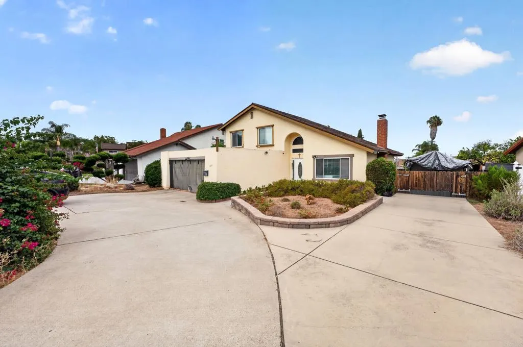https://cdn.realtyfeed.com/cdn/127/307059992/26da66418323fd5239a2a46c05849b6f.webp
