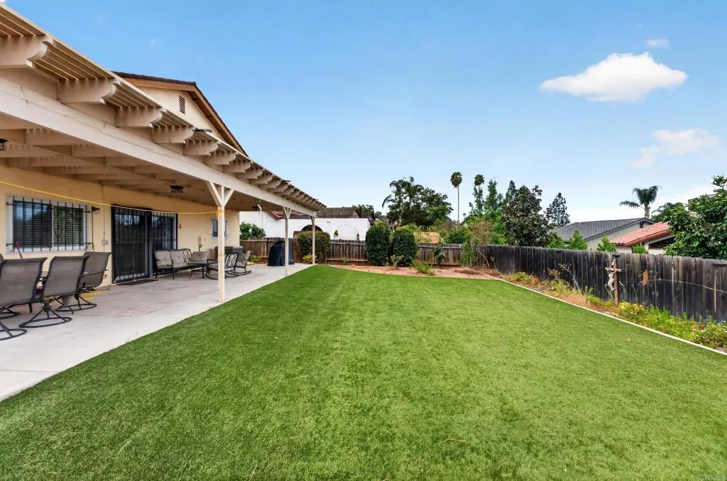 https://cdn.realtyfeed.com/cdn/127/307059992/cf411f06c9009c172566a17c313d7fce.webp