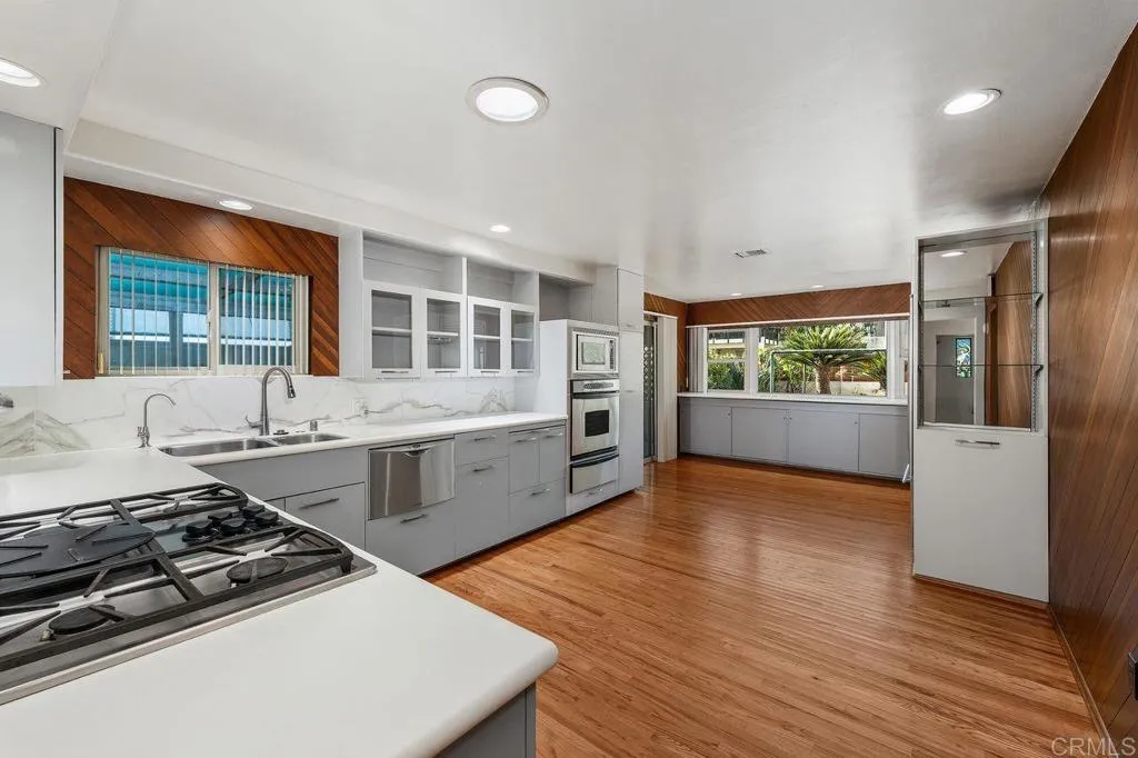 https://cdn.realtyfeed.com/cdn/127/307060017/31891b3155f18f8d1a88cbc23bad4e28.webp