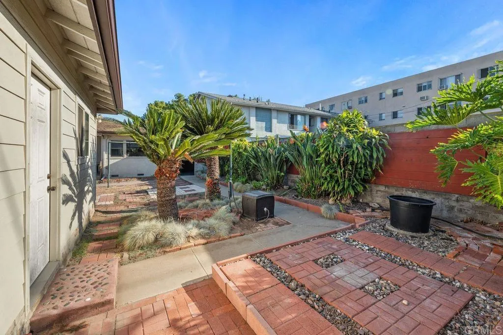 https://cdn.realtyfeed.com/cdn/127/307060017/4b5669e49cb94089add9bf7ea1f1e75f.webp