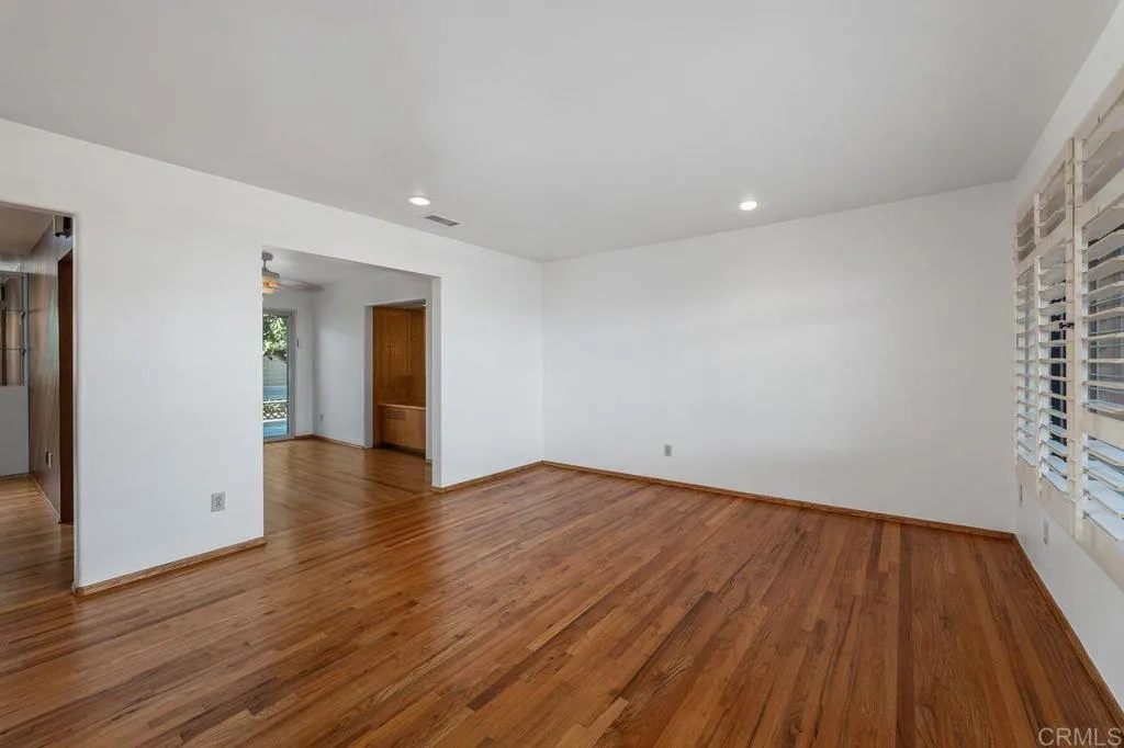 https://cdn.realtyfeed.com/cdn/127/307060017/738bebde8bcaf1697fea20b4a776819e.webp