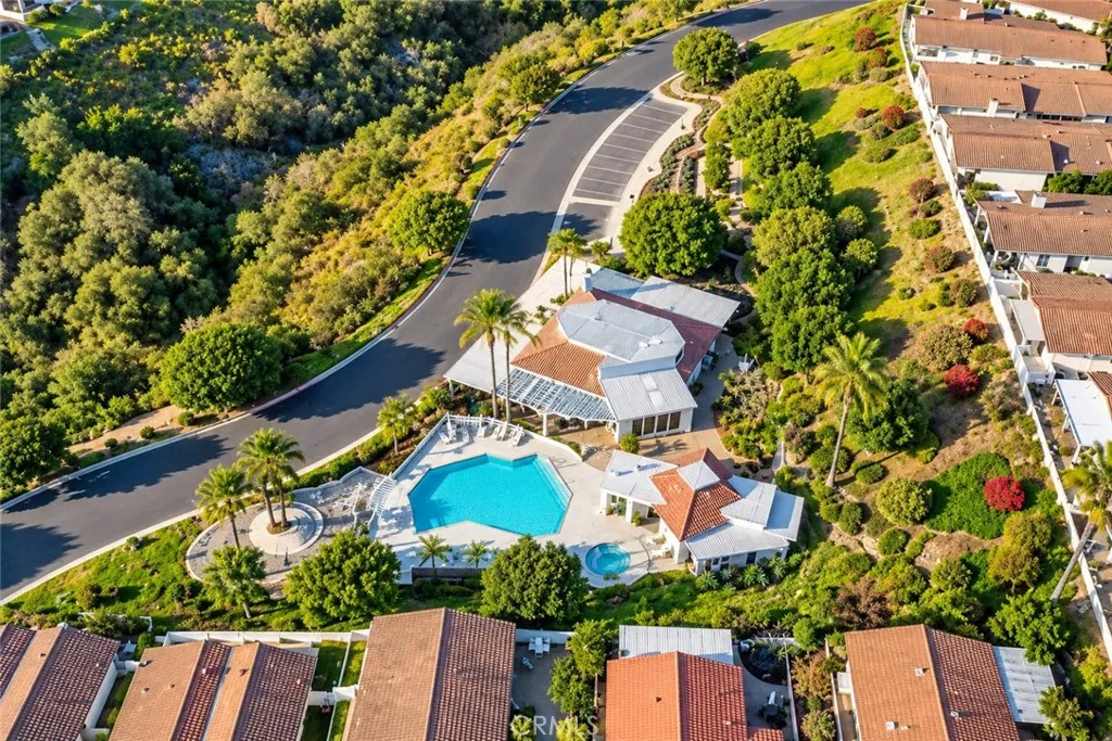 https://cdn.realtyfeed.com/cdn/127/307060058/4c056d8942e93df92418bfc2519ab86a.webp