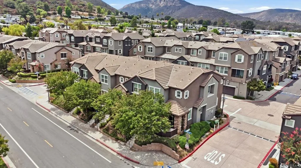 https://cdn.realtyfeed.com/cdn/127/307060152/7aaf36f9d39e7c6d0ac37683f0a16888.webp