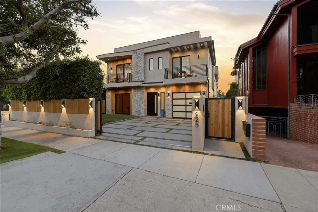 Los Angeles, CA 90048