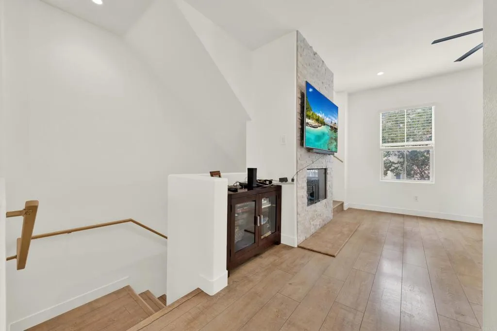 https://cdn.realtyfeed.com/cdn/127/307060264/136822063db5afb8522ec7dd562cc1d6.webp