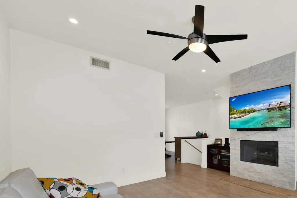 https://cdn.realtyfeed.com/cdn/127/307060264/1962eff9519daf41f2b0f34b2a29dd0b.webp