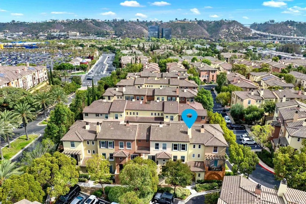 https://cdn.realtyfeed.com/cdn/127/307060264/50db0b5700fcb4cba6535bf649c65c6d.webp