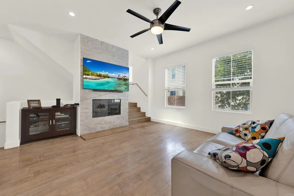 https://cdn.realtyfeed.com/cdn/127/307060264/6443bc4c81ee4d7bada6fcb605fe2f9a.webp