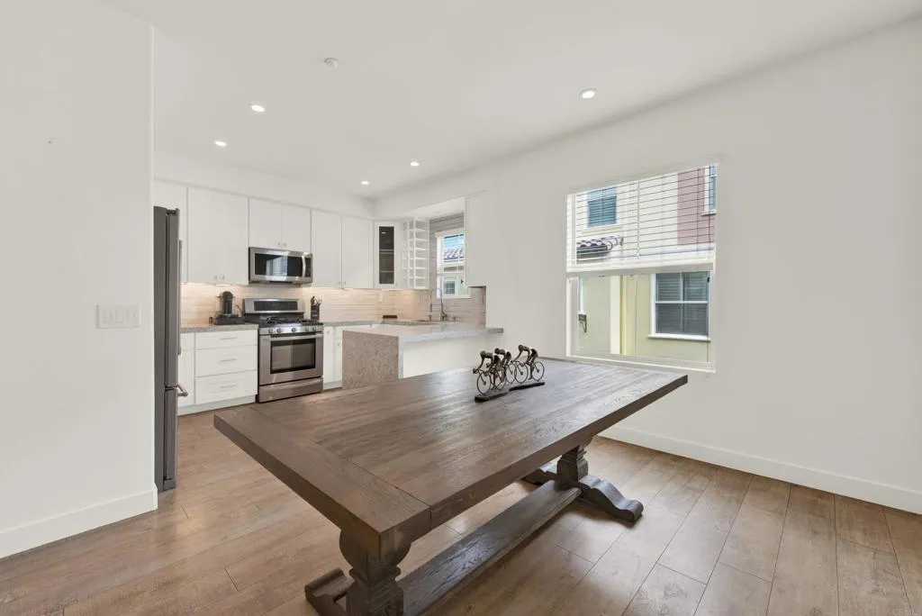 https://cdn.realtyfeed.com/cdn/127/307060264/6aebebd49226e36e96d010920b899206.webp