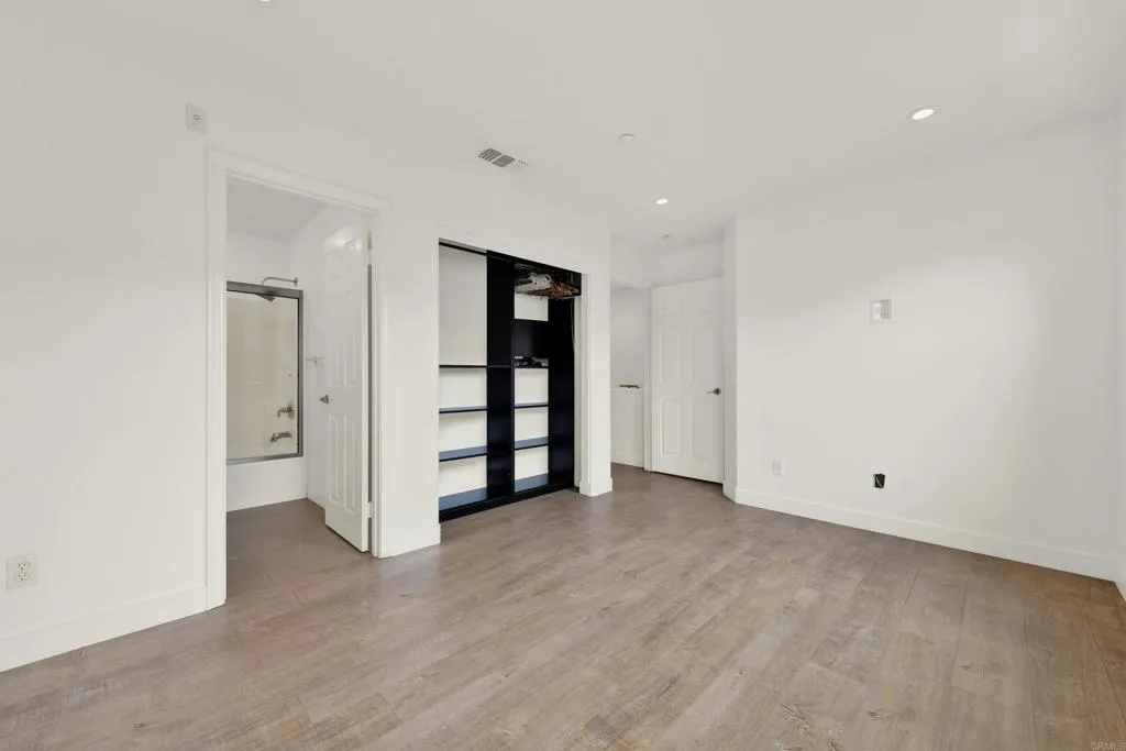 https://cdn.realtyfeed.com/cdn/127/307060264/6f766f2892f595658989a8c8b5dd4449.webp