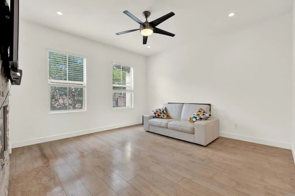https://cdn.realtyfeed.com/cdn/127/307060264/7fa6ca28580961775d5ca8d239de3a80.webp