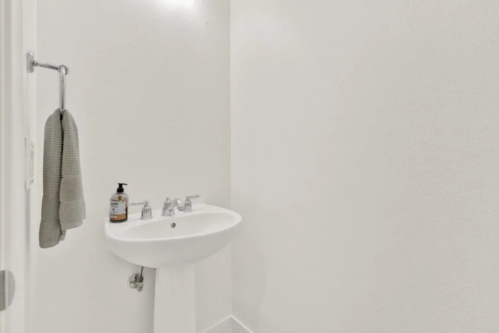 https://cdn.realtyfeed.com/cdn/127/307060264/a4bb3c36a84fcf4d4e9968699e537bf1.webp