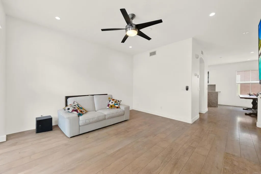 https://cdn.realtyfeed.com/cdn/127/307060264/d845ddc38a085f35effb23a55acd0abc.webp