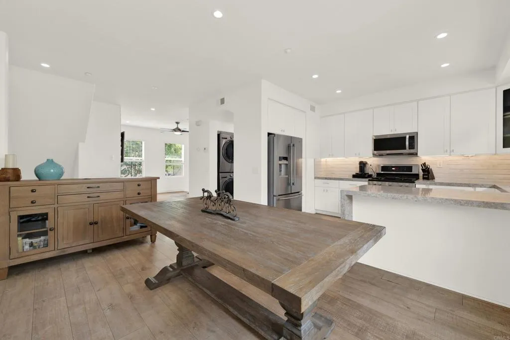 https://cdn.realtyfeed.com/cdn/127/307060264/f790ffb08bc10a5a0c4e17e90ef547c6.webp