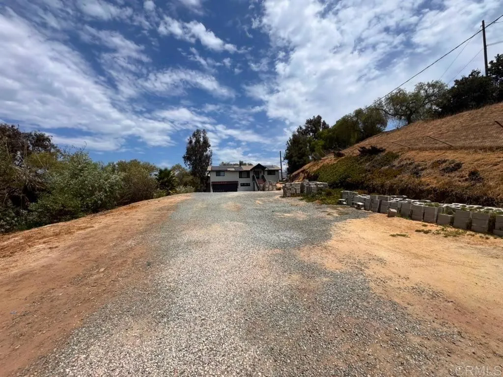 https://cdn.realtyfeed.com/cdn/127/307060271/763fc3ce12135985f970bf7816d6a509.webp