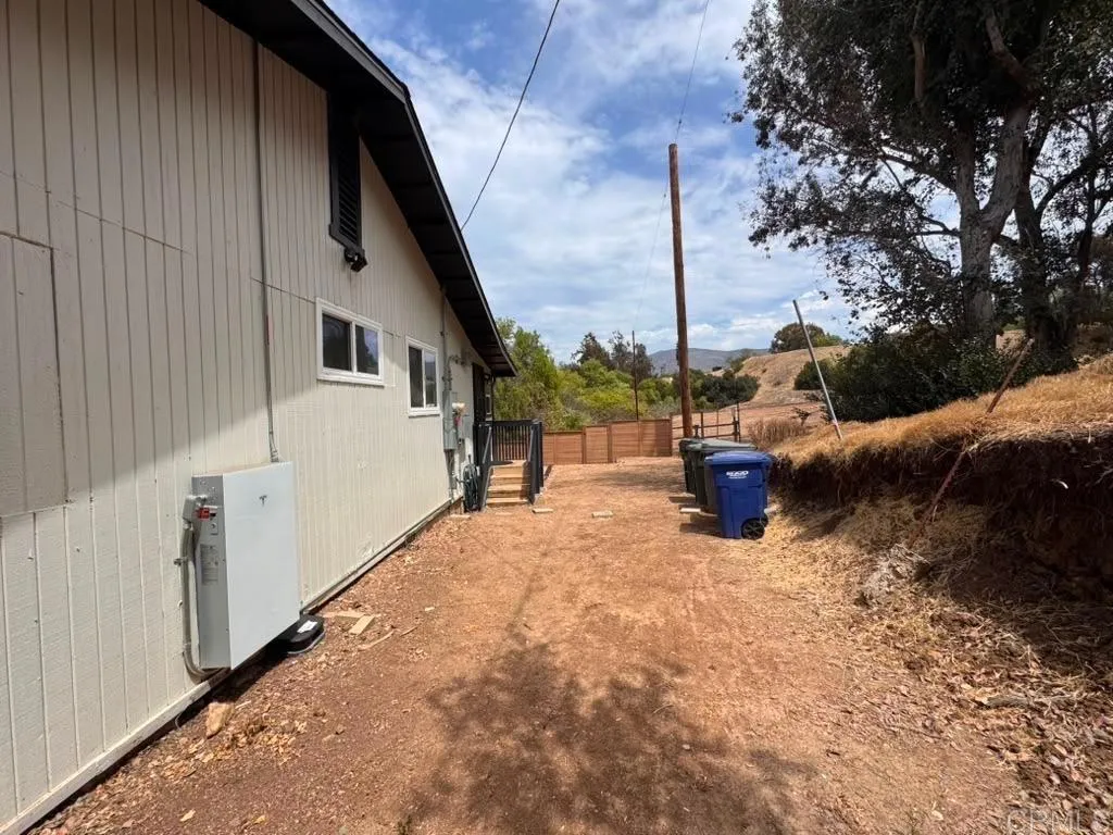 https://cdn.realtyfeed.com/cdn/127/307060271/a8ed1bda92b969aab2eaeda8a43b94f6.webp