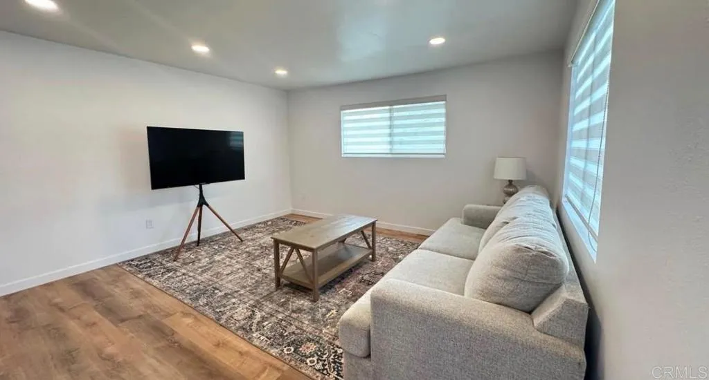 https://cdn.realtyfeed.com/cdn/127/307060271/b1ef81603f78522c13d20f0fead9ac37.webp
