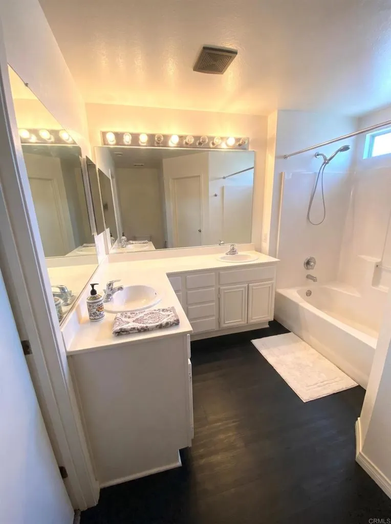 https://cdn.realtyfeed.com/cdn/127/307060286/4d6dd348f0f55296719ea69ae3fb8150.webp