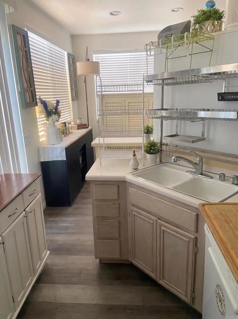 https://cdn.realtyfeed.com/cdn/127/307060286/a94fc4d4d1cbad1966cd15b2c99afdd6.webp
