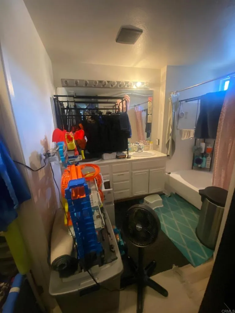 https://cdn.realtyfeed.com/cdn/127/307060286/ae577d122d9d654f38643ac5f3e2b2b3.webp