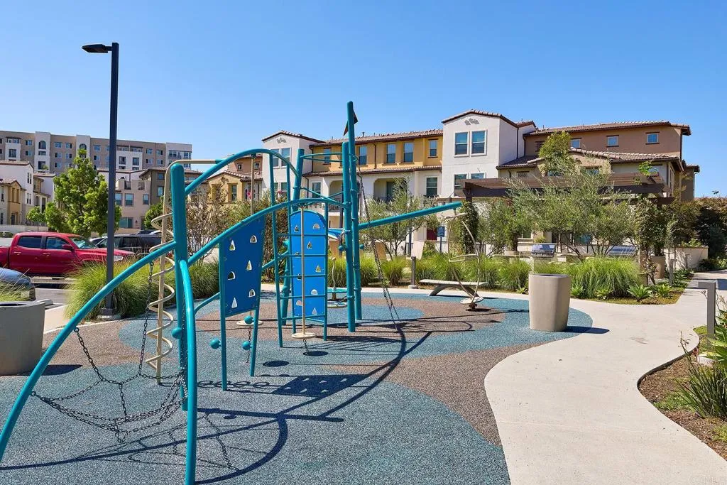 https://cdn.realtyfeed.com/cdn/127/307060403/3a131bf27ddec106d1411ce6021a988e.webp