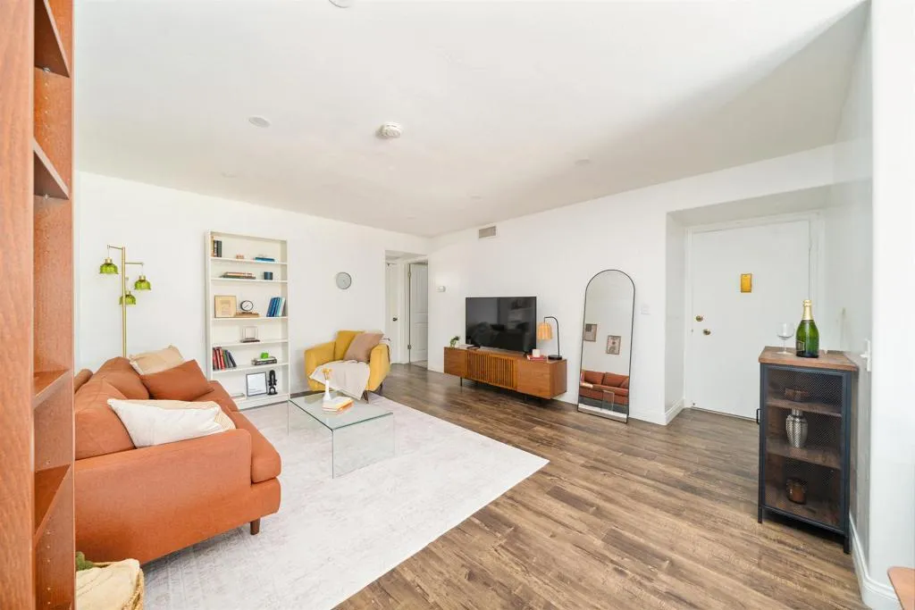 https://cdn.realtyfeed.com/cdn/127/307060472/0d5bca704a63b9d2df26ccc8b8abc0b7.webp