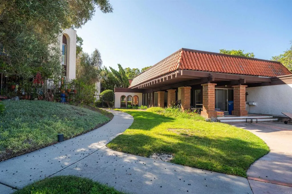 https://cdn.realtyfeed.com/cdn/127/307060472/6e27d3069139f99ef3f49d082ea45959.webp