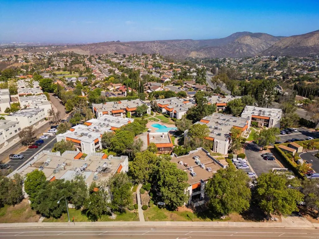 https://cdn.realtyfeed.com/cdn/127/307060472/9429c6a9a3fb8c25fbd35697ed7066af.webp