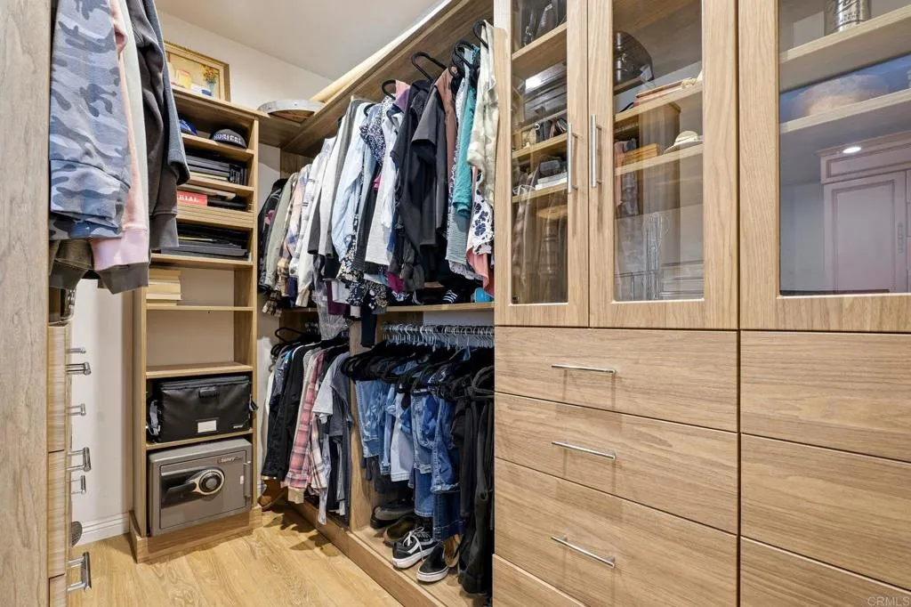 https://cdn.realtyfeed.com/cdn/127/307060481/34fdf0e5cc56b5ee531f37e79685f253.webp