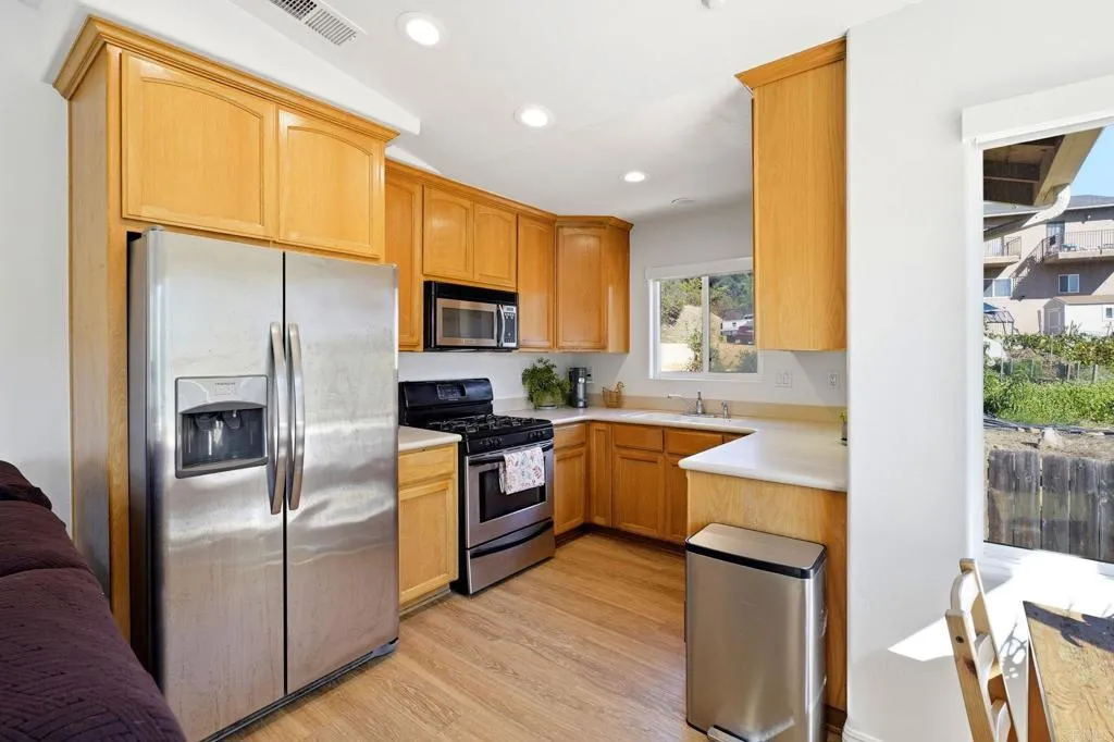 https://cdn.realtyfeed.com/cdn/127/307060481/47ba82e3fd13ed5281e619d6b7b79b0f.webp