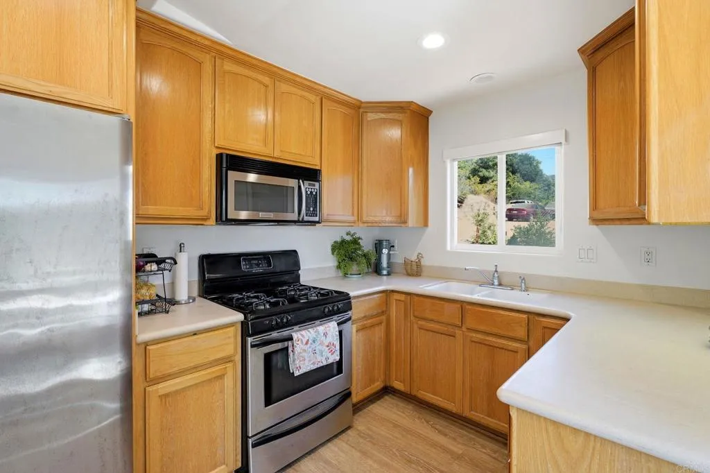 https://cdn.realtyfeed.com/cdn/127/307060481/65c5b3a5560620d1e1ca50e05db73152.webp