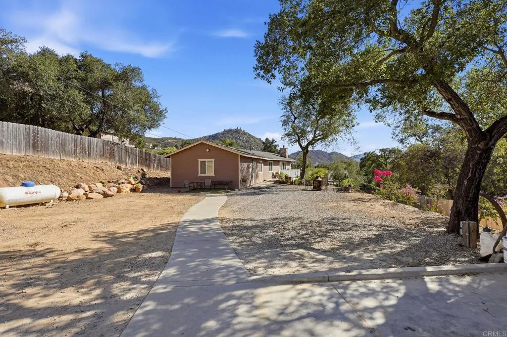 https://cdn.realtyfeed.com/cdn/127/307060481/72deed0f1588e4143e4b5514c2f14e6a.webp