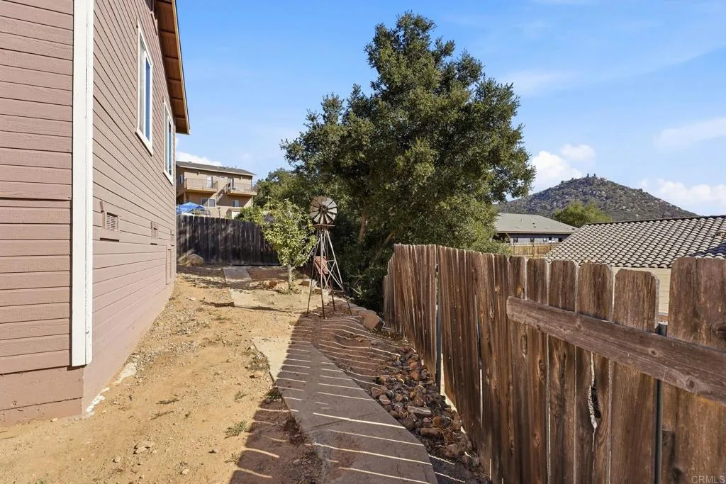 https://cdn.realtyfeed.com/cdn/127/307060481/7dbf0d9d436400dc3539b27477a836f4.webp