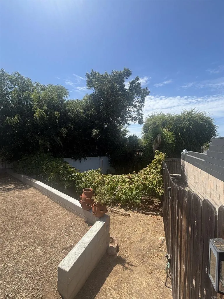 https://cdn.realtyfeed.com/cdn/127/307060601/2493ff2e31969abc985e69b93c9a47d5.webp