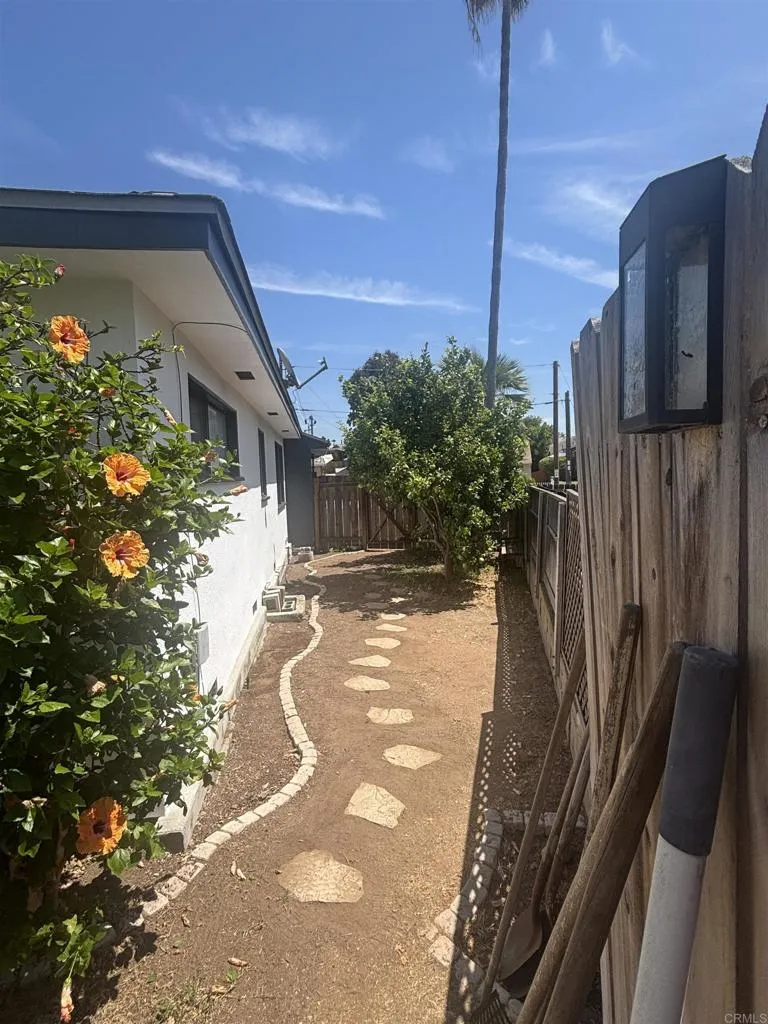 https://cdn.realtyfeed.com/cdn/127/307060601/ab4b32c0a6c69e48c3163fda2f3c2661.webp