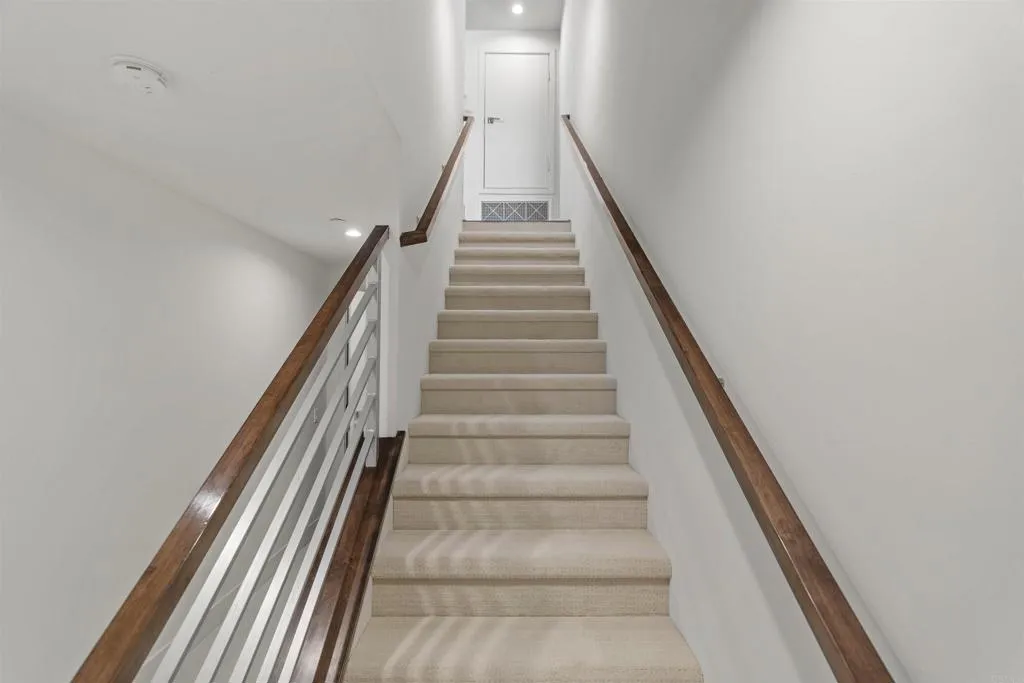 https://cdn.realtyfeed.com/cdn/127/307060602/0b4420c04374f4f7a5cfcce3e3d39b97.webp